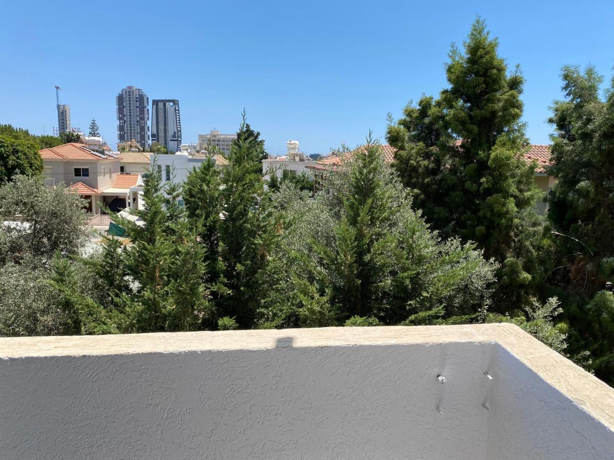 1-Bedroom Apartment With View Limassol Kültér fotó